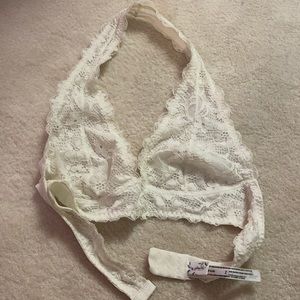 FREE PEOPLE WHITE HALTER BRA SIZE M